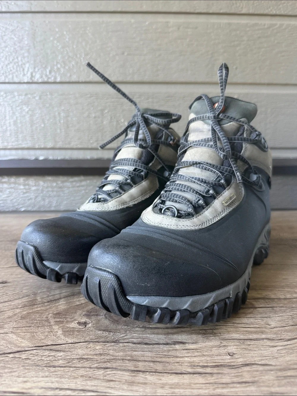 Merrell Men's Waterproof POLARTEC Hiking Boot - Black and Gray size 11.5